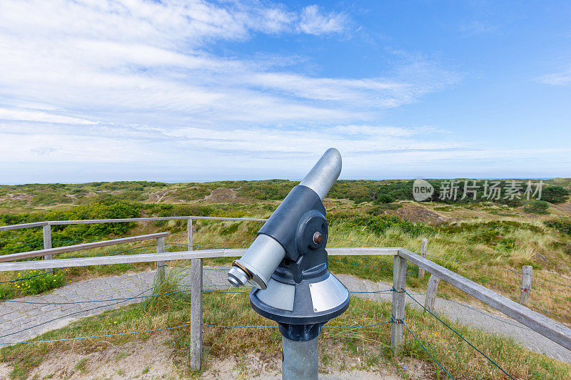 德国东弗里斯兰岛Dunescape Spiekeroog上的望远镜